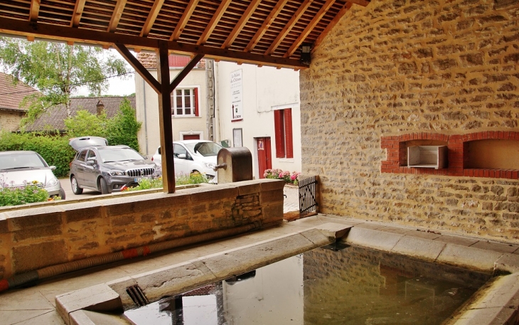 Le Lavoir  - La Rochepot