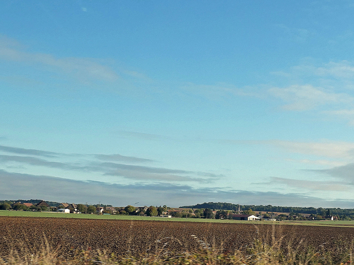 Le village vu de l'autoroute verte A39 - Labergement-Foigney