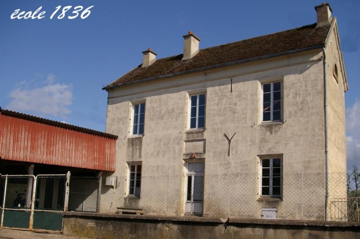 Ancienne école - Lucenay-le-Duc