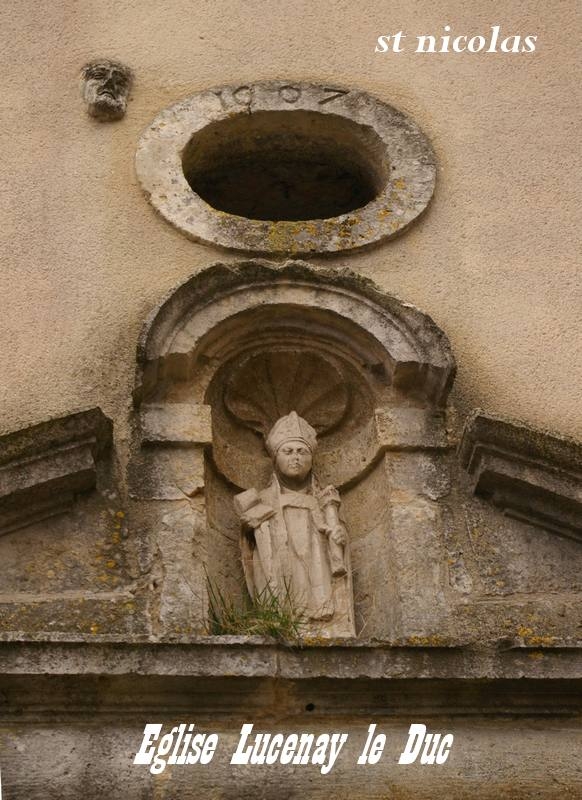 Entrée de l'église - Lucenay-le-Duc