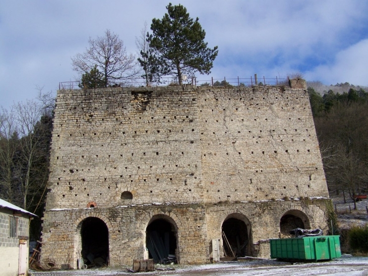 Mâlain le four à chaux