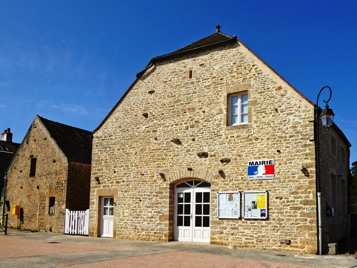 La mairie - Massingy-lès-Semur