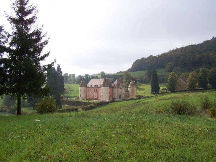 Le château de Ménessaire