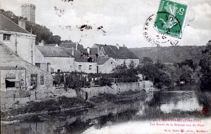Les bords de la Brenne vus du pont, vers1909 (carte postale ancienne). - Montbard