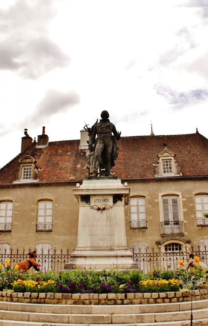 Statue Carnot - Nolay