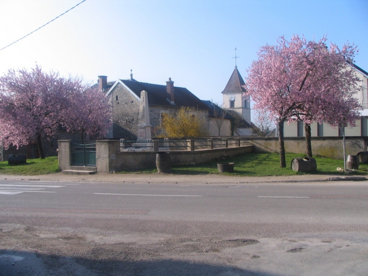 Le monument aux morts - Orville