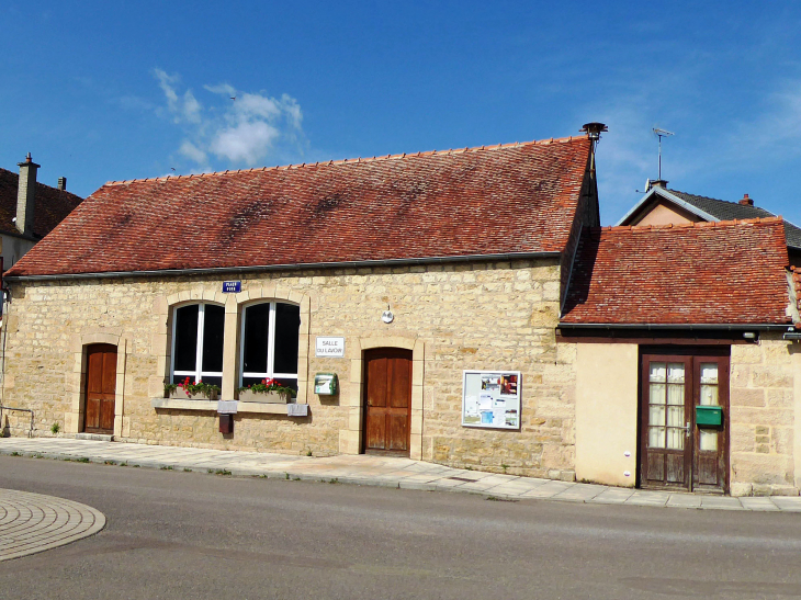 La salle du lavoir - Pouillenay