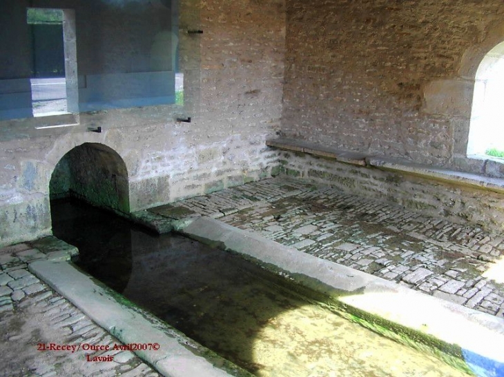 Lavoir, intérieur - Recey-sur-Ource