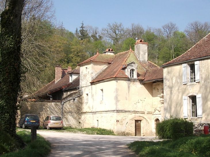 A 3 km, la chartreuse de Lugny - Recey-sur-Ource