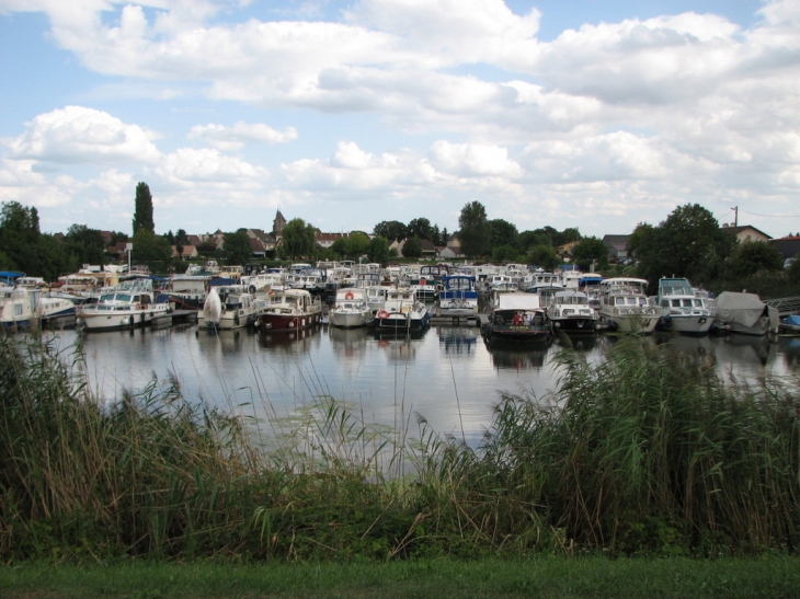 LE PORT - Saint-Jean-de-Losne