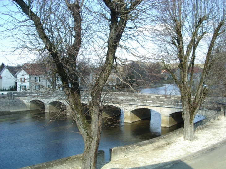 Le pont de la Vingeanne - Saint-Maurice-sur-Vingeanne