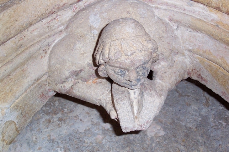 Détail de l'intérieur de l'église St Saturnin - Saulieu