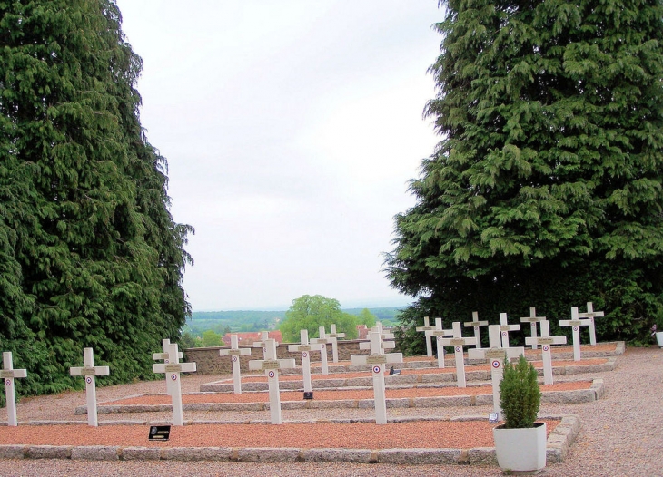 Cimetière militaire 1939-1945 - Saulieu