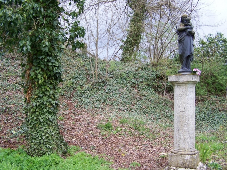 Le site de la Vierge Noire - Saulx-le-Duc