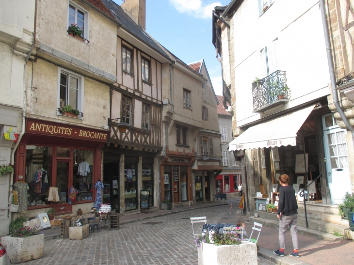  - Semur-en-Auxois