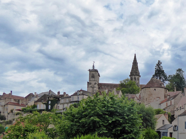 Vue sur la ville - Semur-en-Auxois