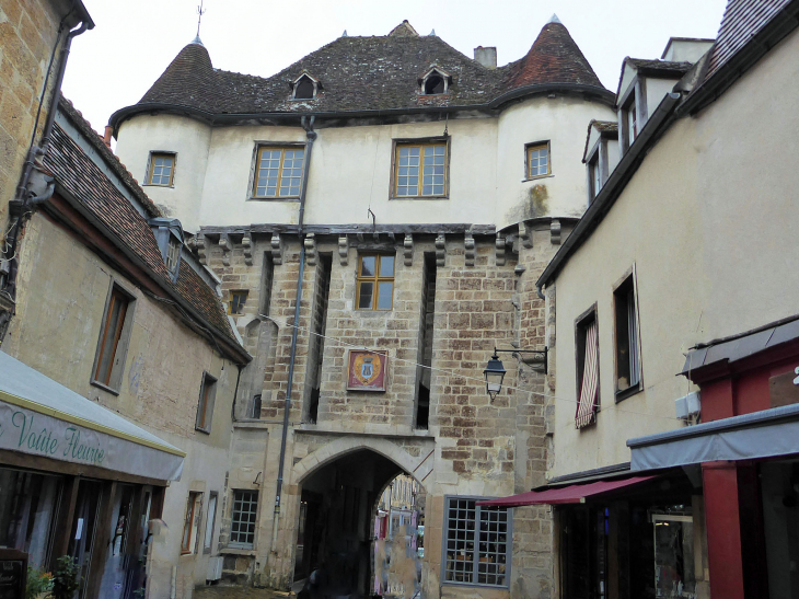 La porte Sauvigny - Semur-en-Auxois