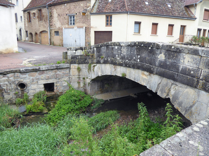 Le pont Pinard - Semur-en-Auxois