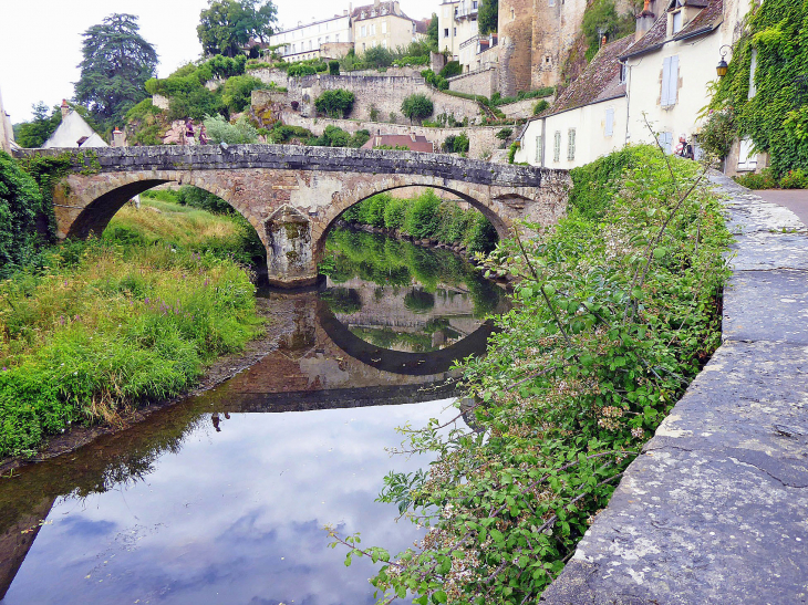 Le pont des Minimes - Semur-en-Auxois