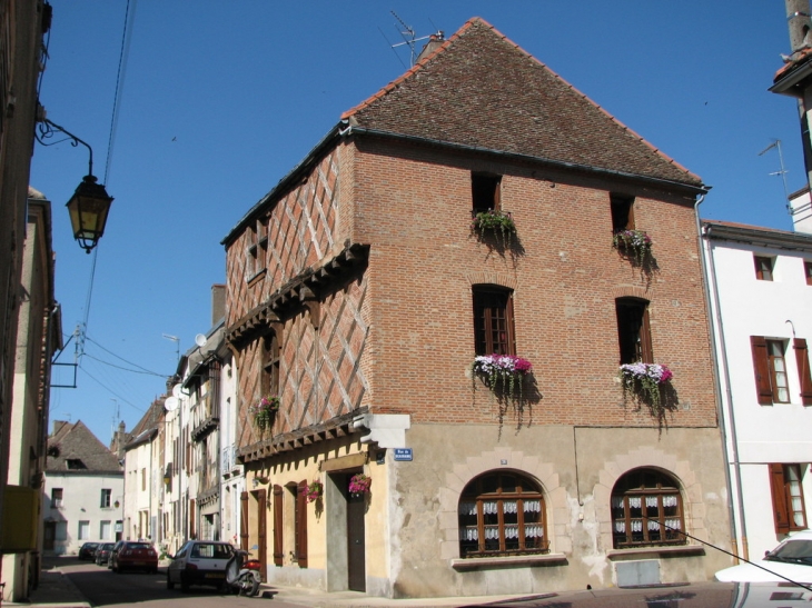 MAISON ANCIENNE - Seurre