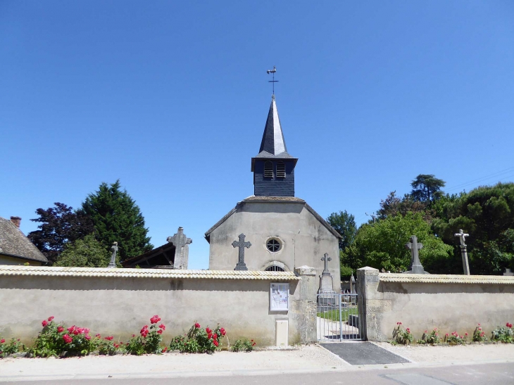 L'église dans le cimetière - Tailly