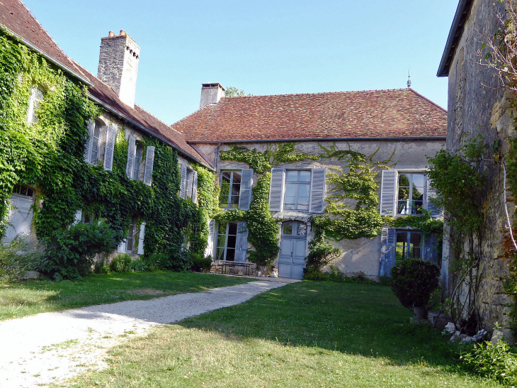 La cour du château - Vannaire