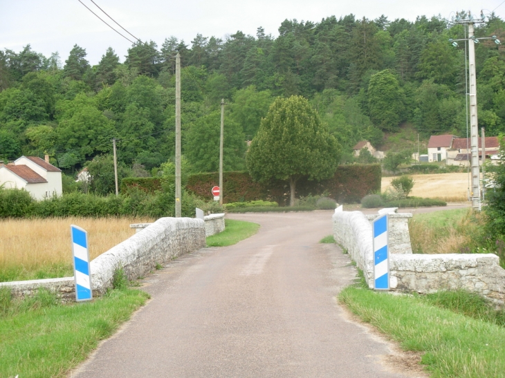 Le pont de vertault