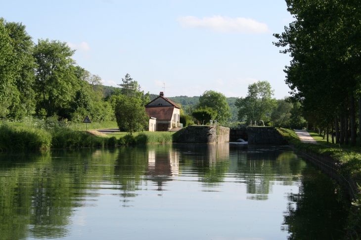  - Veuvey-sur-Ouche