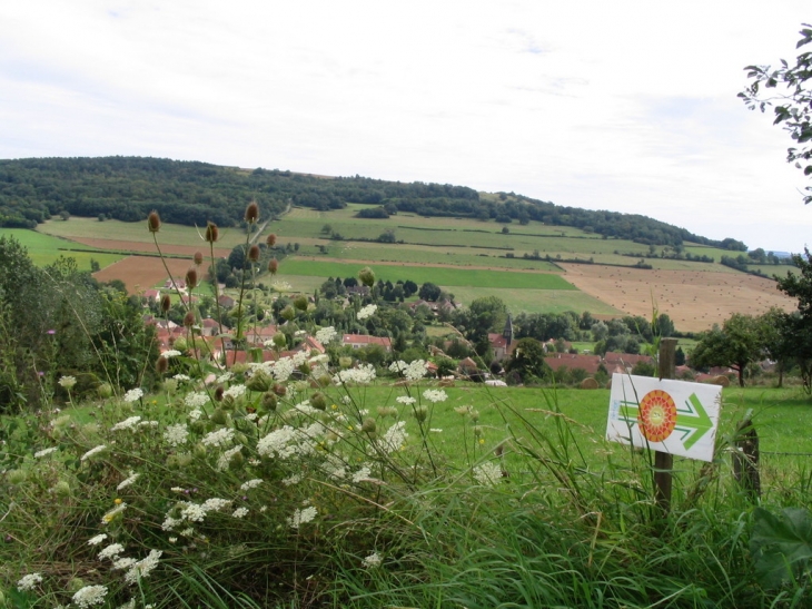 Vue du pré. - Villaines-les-Prévôtes