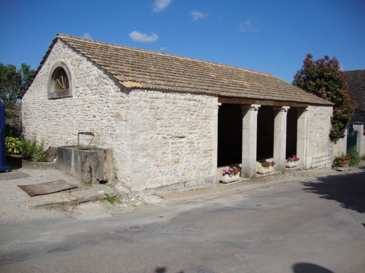 Volnay (21190) lavoir