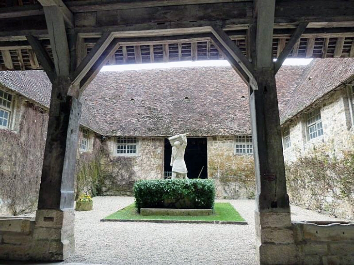 Le clos Vougeot : la statue du vendangeur