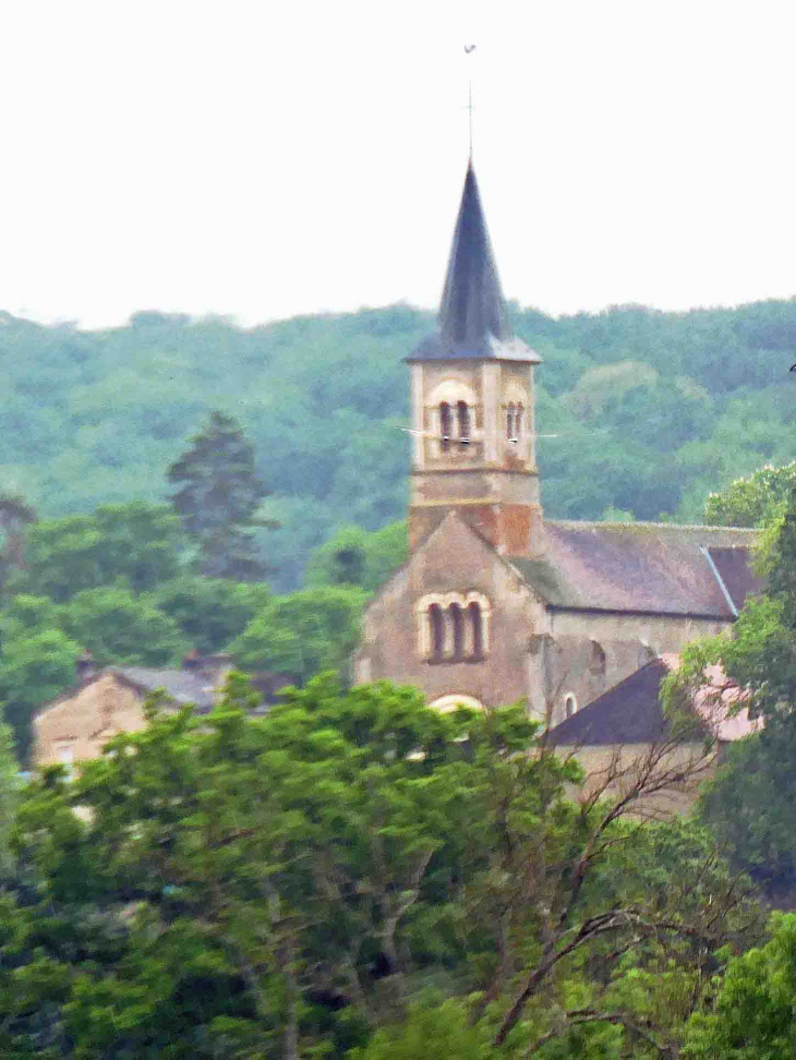 Vue sur le village et l'église - Arthel