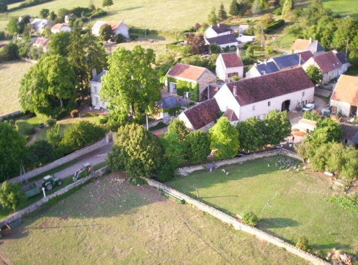 Ferme auberge en travaux - Brinon-sur-Beuvron