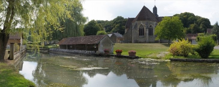 Lavoir et église - Cessy-les-Bois