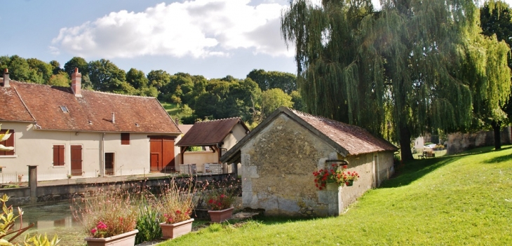 Le Lavoir - Cessy-les-Bois