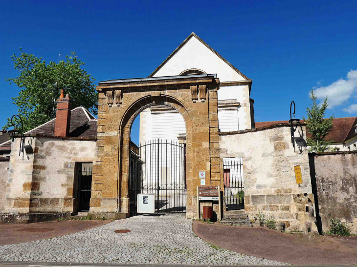 L'abbaye Saint Léonard - Corbigny