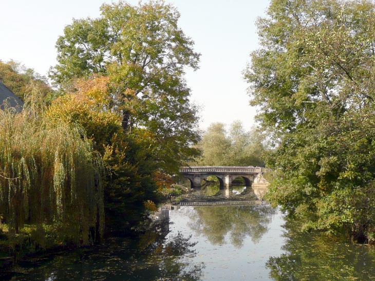 La Nièvre au Pont Saint-Ours - Coulanges-lès-Nevers