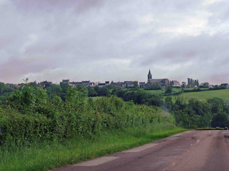 Vue sur le village - Crux-la-Ville