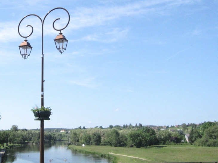 LA CAMPAGNE NIVERNAISE AUX PORTES DE DECIZE