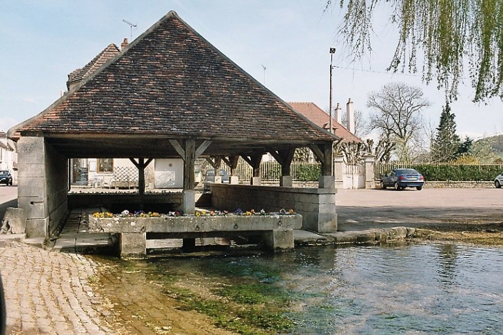 LAVOIR DE DORNECY