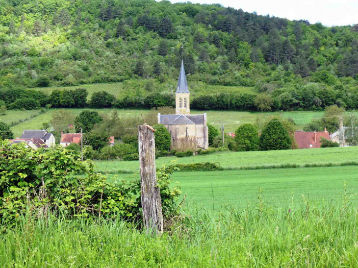 Vue sur le village et l'église - Grenois