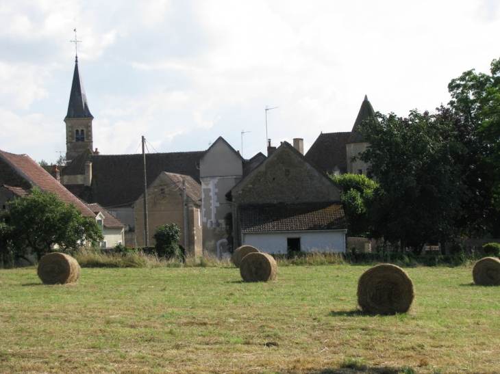 MONCEAUX LE COMTE - Monceaux-le-Comte