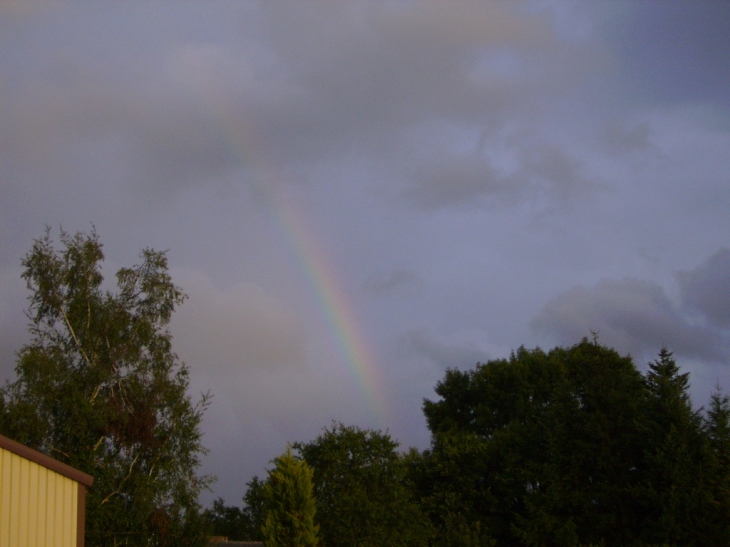 Arc en ciel à Monceaux Le Comte - Monceaux-le-Comte