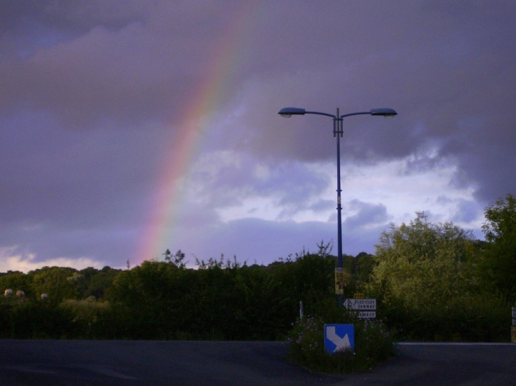 Arc en ciel à Monceaux Le Comte - Monceaux-le-Comte