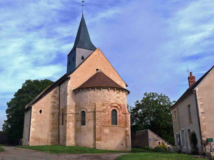 Le chevet de l'église - Montigny-aux-Amognes