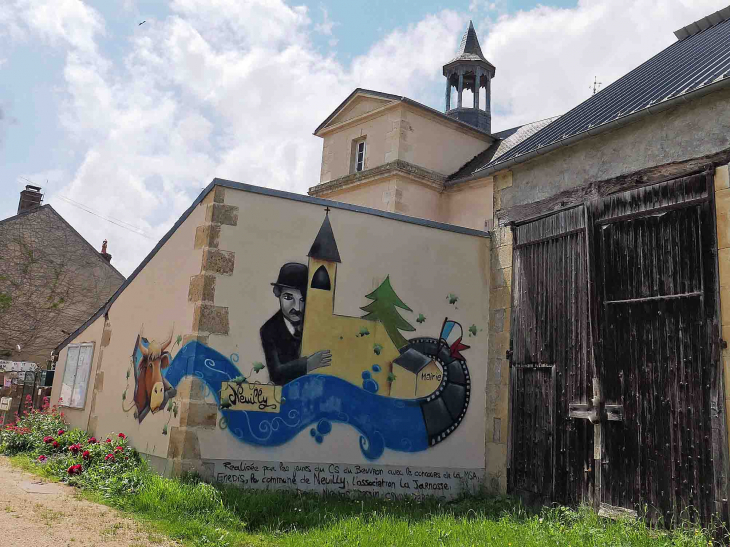 La mairie : clocheton et fresque - Neuilly