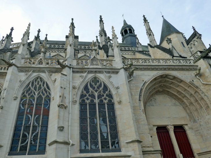 La cathédrale Saint Cyr et Sainte Juilitte : partie gothique - Nevers