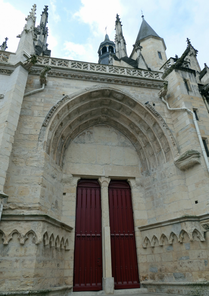 Entrée Nord de la cathédrale - Nevers