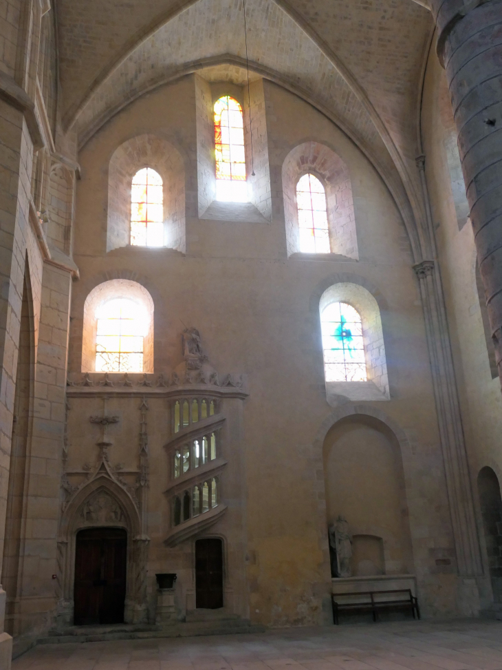 Dans la cathédrale - Nevers