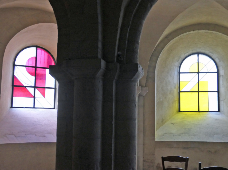 La cathédrale Saint Cyr et Sainte Juilitte : vitraux contemporains - Nevers